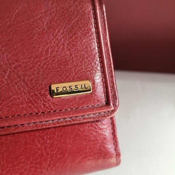 VINTAGE FOSSIL GENUINE LEATHER RED WALLET - Picture 2 of 8